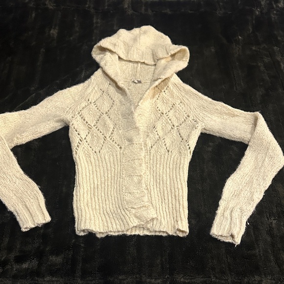 Free People Sweaters - Free People Cozy Cream Hooded Sweater with inside clip 32% wool warm for winter
